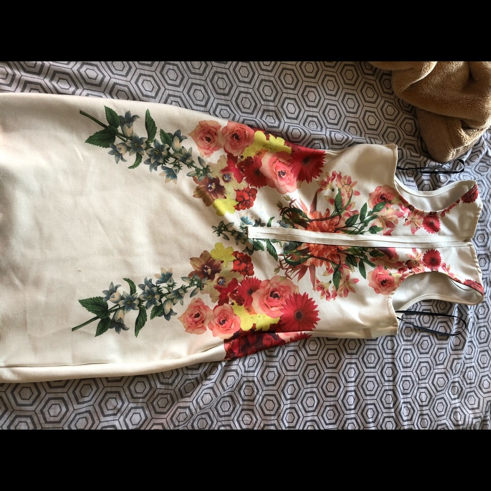 Dress - Picture 4 of 4